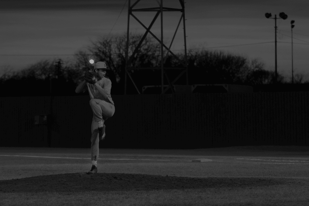 sales pitch pitcher auf Baseballfeld